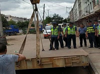 豐城G105圍里段黑地磅拆除現(xiàn)場(chǎng)